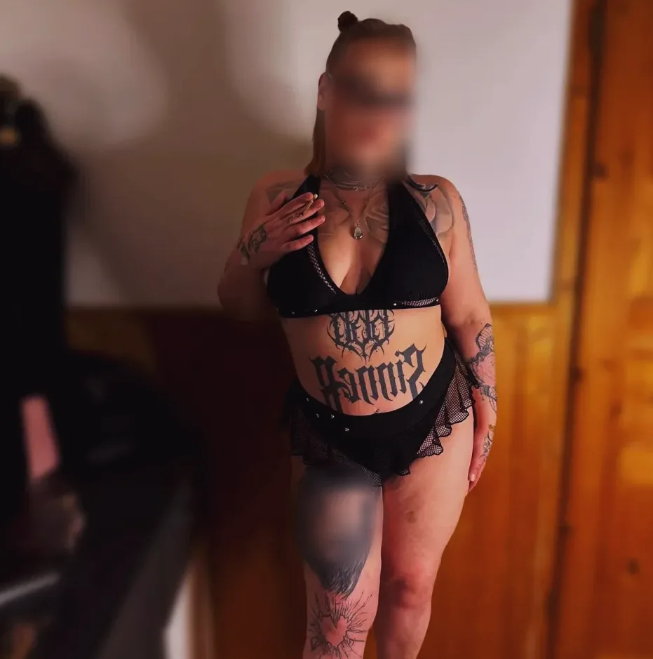 Amina, 26