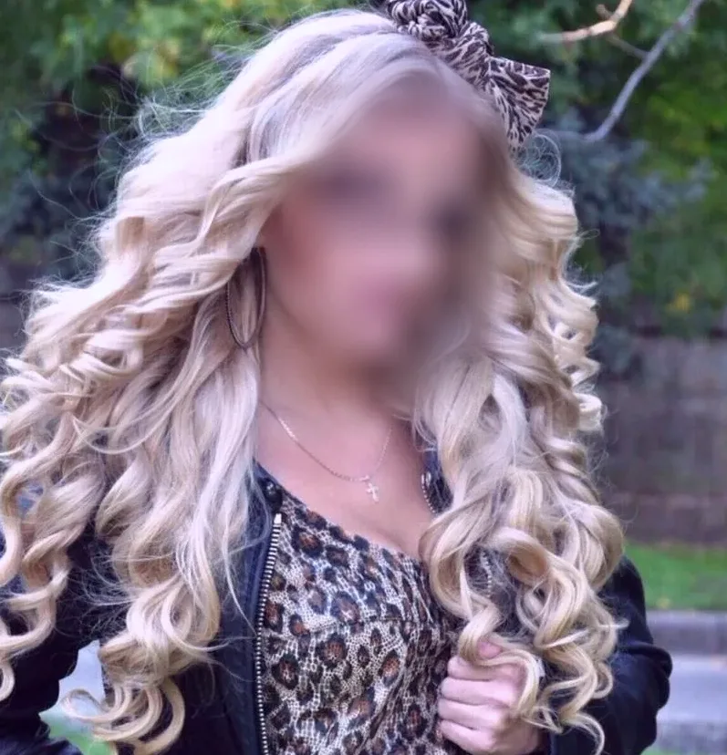 Andrea, 30