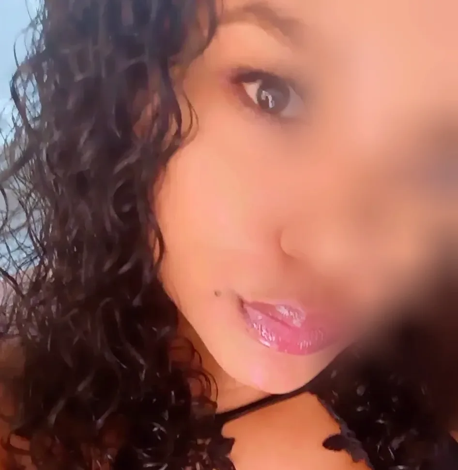 Bianca, 33