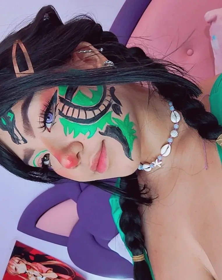 Camilla, 25