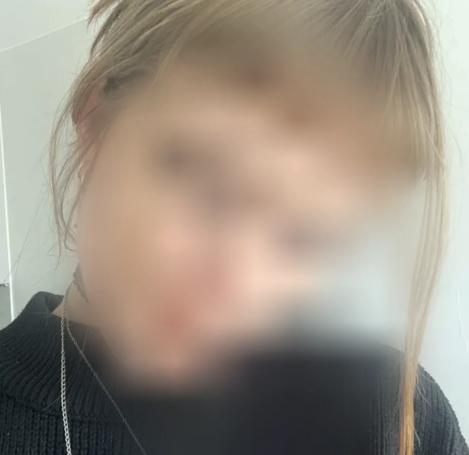 Christina, 19