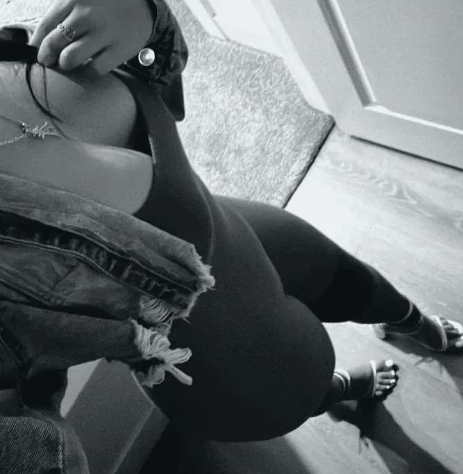 Jovana, 25