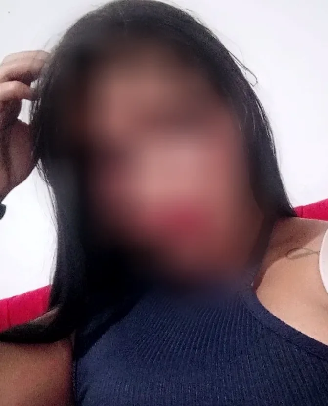 Julie, 22