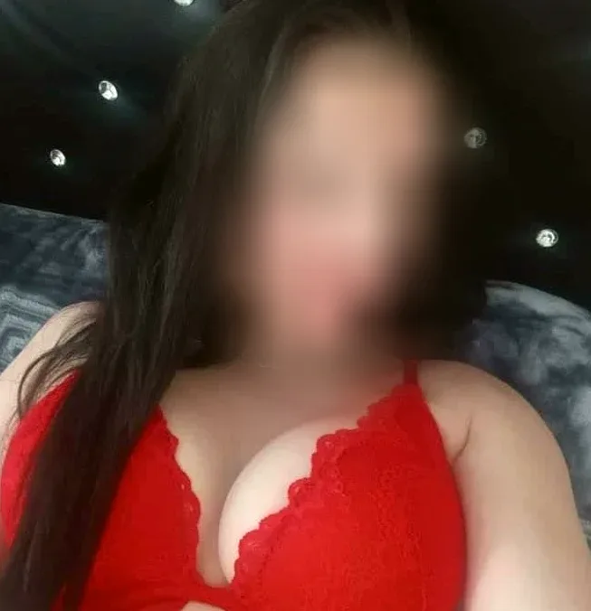 Nora, 35
