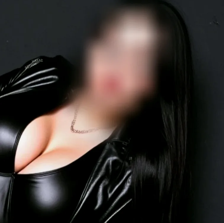Olivia, 37